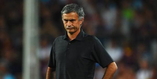 بعد تصرفاته المشينة في الكلاسيكو.. مورينيو نادم على ما فعله
