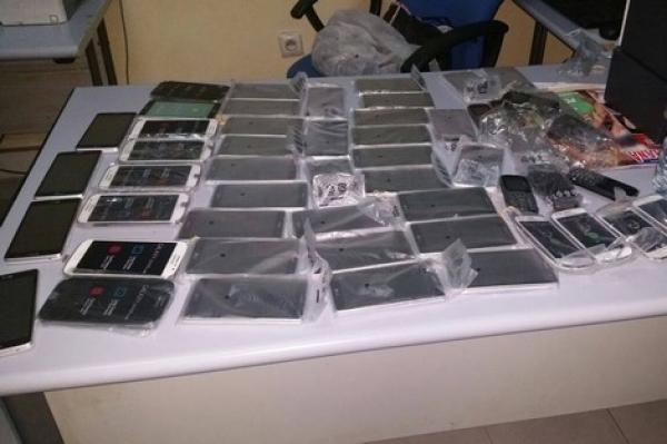 جمارك باب سبتة تُحبط محاولة تهريب هواتف بقيمة 25 مليون