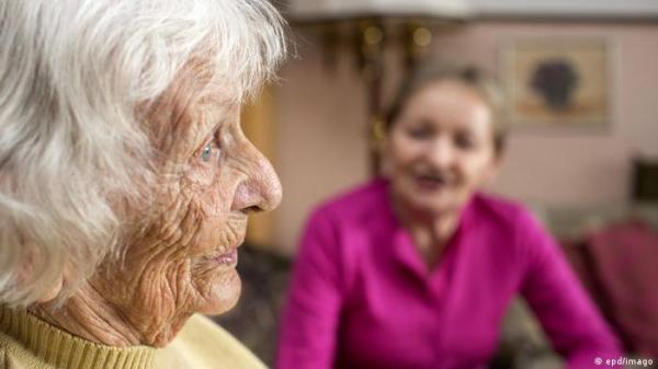 صدمة الشعور المفاجئ بتقدم العمر.. كيف نتغلب عليها؟