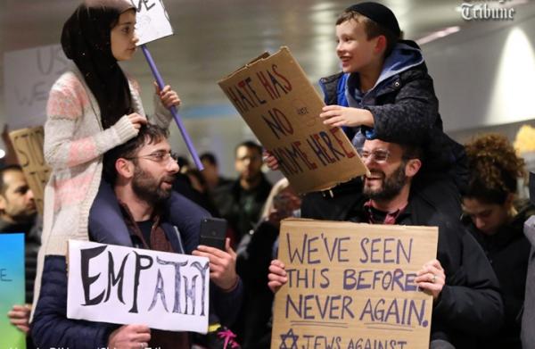 انتشار كبير لصورة طفلين يهودي ومسلمة.. و هذه قصتها 