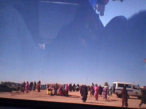 توالي الاحتجاجات بالمخيمات .. والعدوى تصل إلى القطاع الصحي