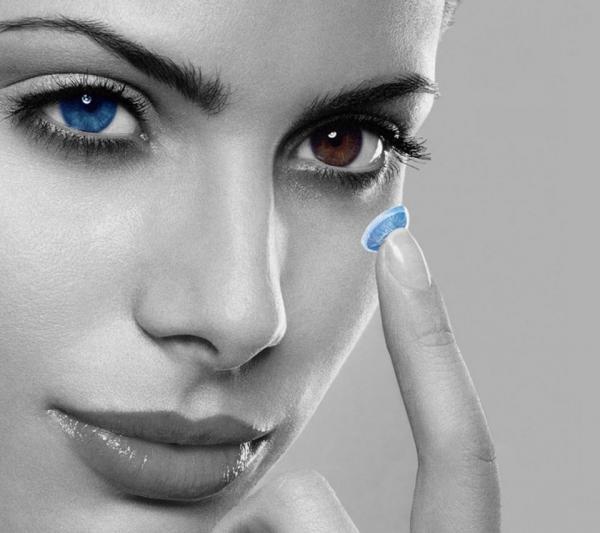 إليك مخاطر إرتداء العدسات اللاصقة.