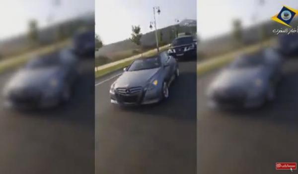 شوفو مواطن مغربي تبع الملك محمد السادس بموطور حتى سلم عليه في مرتيل