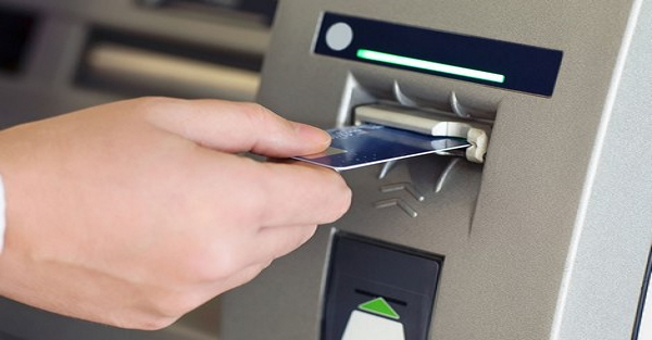 أساتذة على صفيح ساخن بعد الاقتطاع من أجورهم دون "سبب واضح"