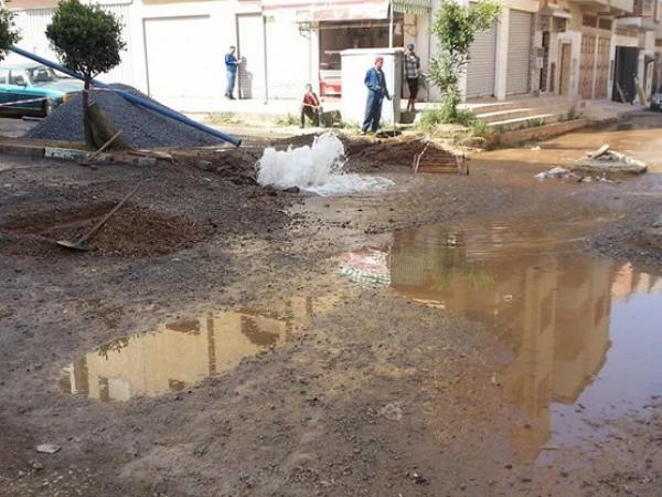 ساكنة الصخيرات تهدد بمسيرة في اتجاه القصر الملكي