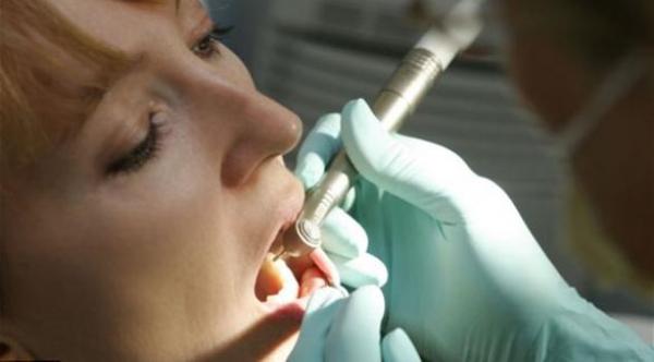 دراسة: بكتيريا الفم تماثل بصمة الأصابع