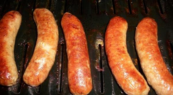 اللحوم المصنّعة المشوية تسبب الزهايمر والسكري