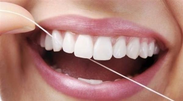 نزيف اللثة المتكرر يستلزم استشارة الطبيب