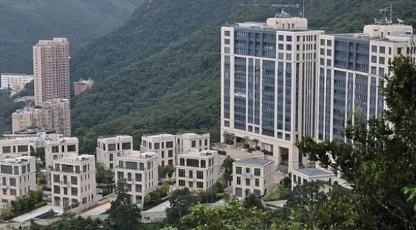 أغلى موقف للسيارات في العالم في هونغ كونغ بيع بمبلغ 1.3 مليون دولار أمريكي