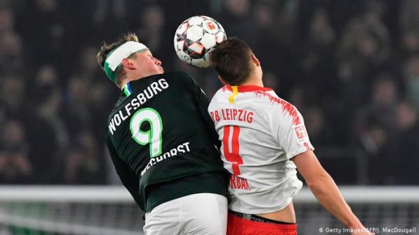 دراسة: لاعبو كرة القدم معرضون أكثر للوفاة بالأمراض العصبية