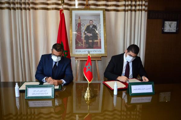 "وزارة الثقافة والـ"SNRT" يطلاقان مبادرة لبعث "المسرح المغربي" بعد معاناة طويلة مع الجائحة