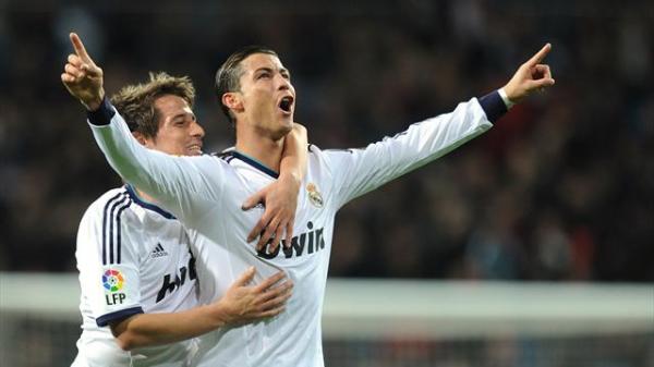 رونالدو يوقع على "هاتريك" في مرمى إشبيلية