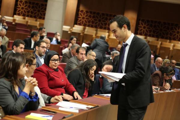 " البام " يواصل إحراج باقي الأحزاب باتخاذ بعض نوابه قرارا شكل مطلبا أساسيا للشعب المغربي