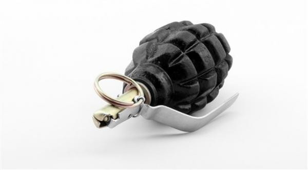 طفلان يعثران على قنبلة في قاع بحيرة شرقي ألمانيا