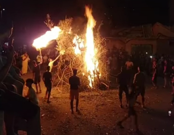 تزامنا مع عاشوراء...مراهقون يتحدون قرارات المنع ويحتفلون بـ"الشعالة" في مشاهد مرعبة