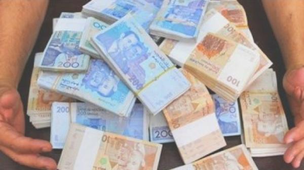 الحكومة تنفي نيتها التراجع عن تجريم "الإثراء غير المشروع"