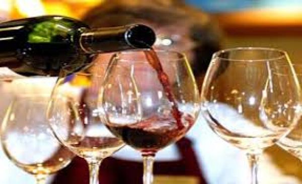 المغرب أول بلد مسلم ينظم مسابقة لـ"سقاة الخمر"