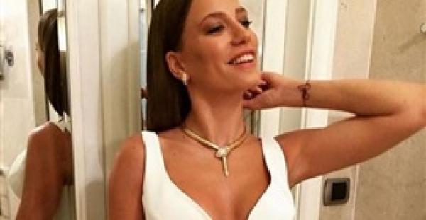 ثري خليجي يشتري فستان نجمة تركية بسعر خيالي