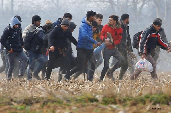 من الأرشيف: مهاجرون على الحدود التركية اليونانية