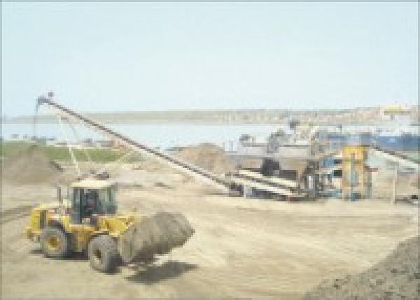 الحكومة تتصدى لناهبي الرمال