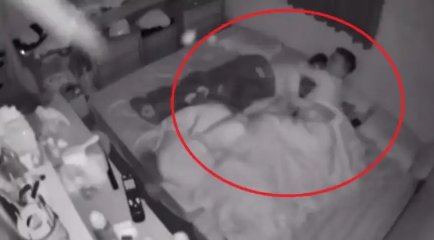 زوجان يحتضنان طفلهما... مشاهد مخيفة سجلتها الكاميرات للحظة زلزال تايوان