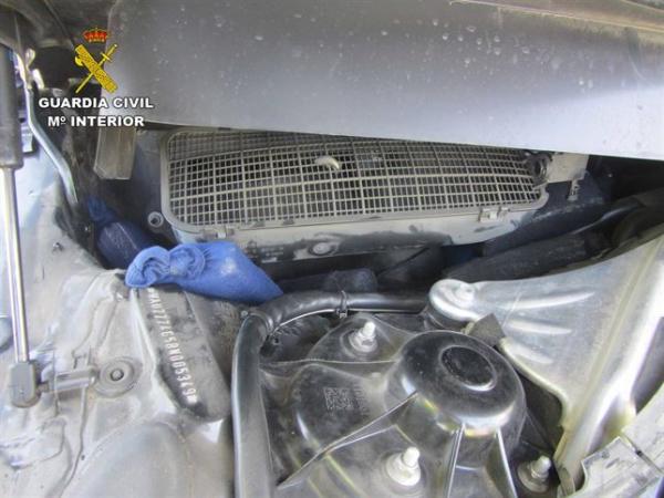 اعتقال مغربي مقيم بايطاليا حاول تهريب 209 الآف يورو داخل جوارب