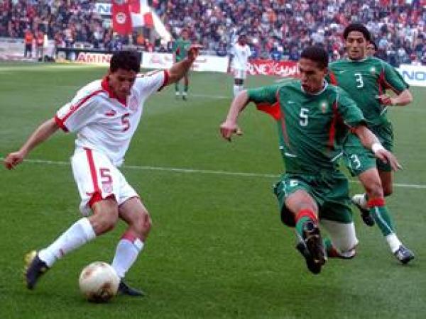 2-4-4: الثورة التونسية في مواجهة الإستقرار المغربي