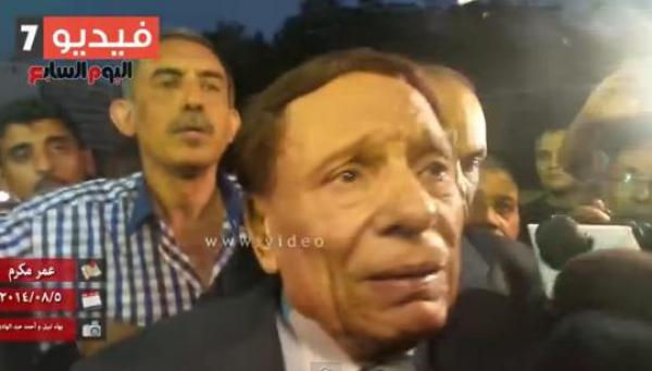 عادل إمام يبكي في عزاء سعيد صالح