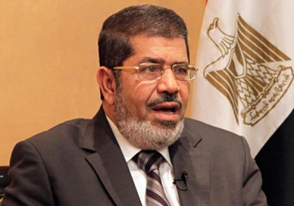 القضاء المصري يمدد حبس مرسي 15 يوماً في قضية التخابر