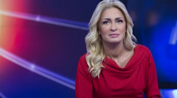 رحيل مذيعة قناة "العربية" نجوى قاسم