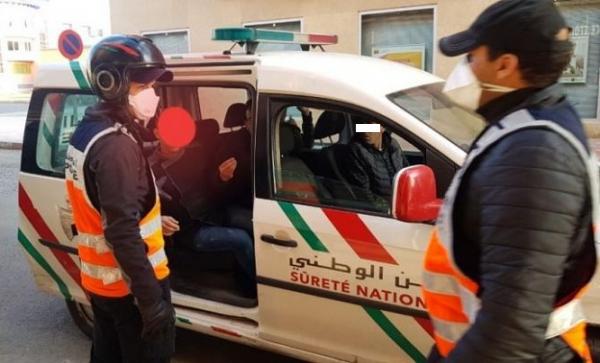 الأمن يدخل على خط فيديو يظهر فيه شخص يتعرض لاعتداء بالشارع من طرف شقيقين