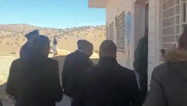 شاهد لحظة الهزة الأرضية بميدلت وهروب المسؤولين