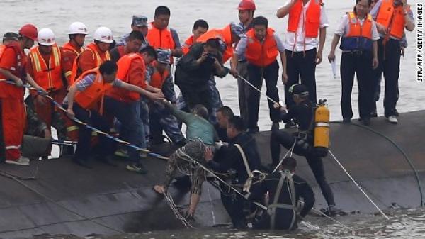 رجل صيني بسبعة أرواح