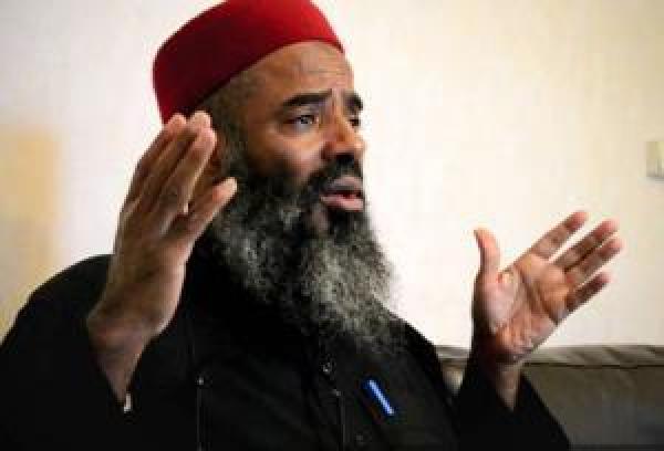 داعية سلفي: المرأة التونسية يمكن شراؤها بساندويش