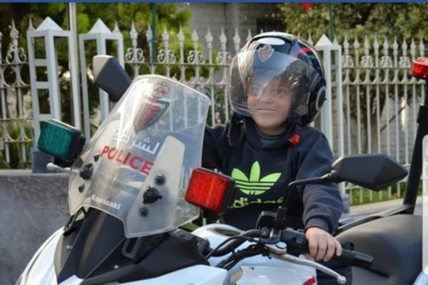 بالصور : مديرية الحموشي تحقق حلم طفل مصاب بالسرطان