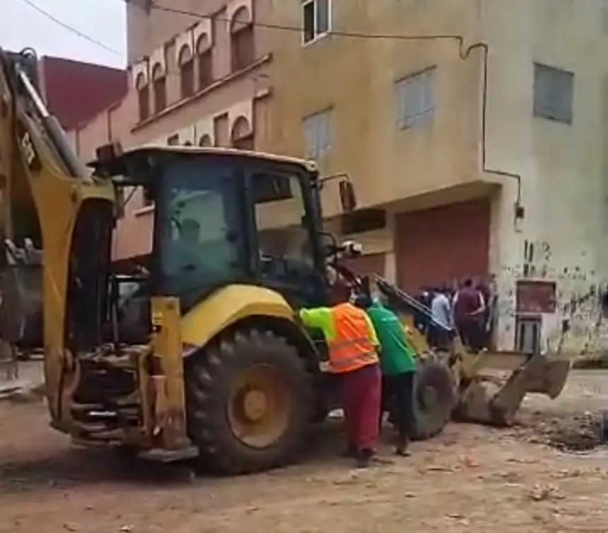 جرافة أمام منزل الجاني.. الأمن يُنقب في قادوس ابن أحمد بحثاً عن أشلاء جديدة