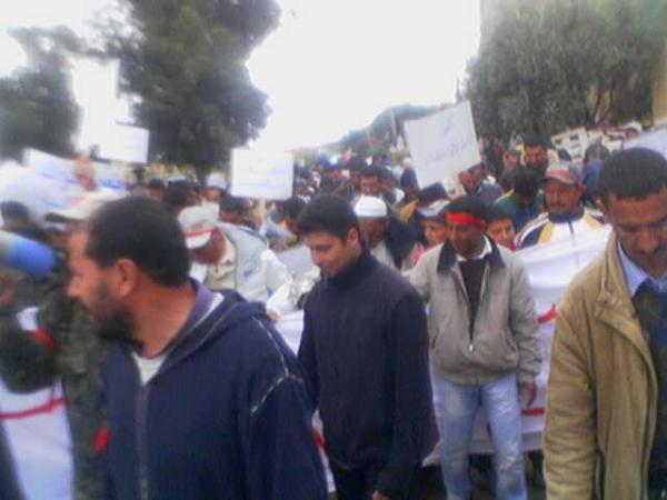 ساكنة أولاد سعيد الواد باقليم بني ملال تحتج ضد الاقصاء و التهميش 