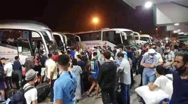 "العثماني" وقرار منع السفر...هل كان واعيا حقا بعشوائية وخطورة القرار الذي اتخذه وزيراه؟