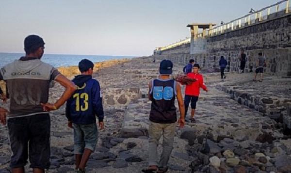 خطير جدا...إسبان يعتدون على قاصرين مغاربة و يقامرون على تصويرهم عراة