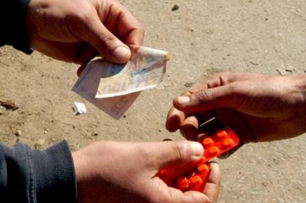 الأمن يفكك شبكة من 3 أفراد تروج حبوب الهلوسة بمحيط المؤسسات التعليمية