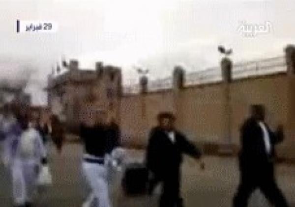 فيديو عملية هروب جماعي لعشرات المساجين