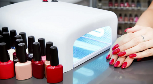 دراسة تُحذر: مجففات الأظافر قد تسبب الإصابة بالسرطان