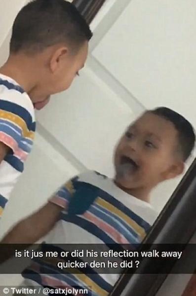 انعكاس صبي بالمرآة يتحرك أسرع منه يثير رعب المشاهدين (فيديو  )