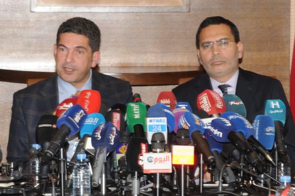 "أمزازي" و"الخلفي" يؤكدان  التخلي عن نظام التعاقد