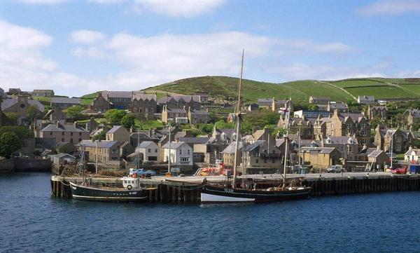 جزيرة نائية في إسكتلندا تبحث عن سكان