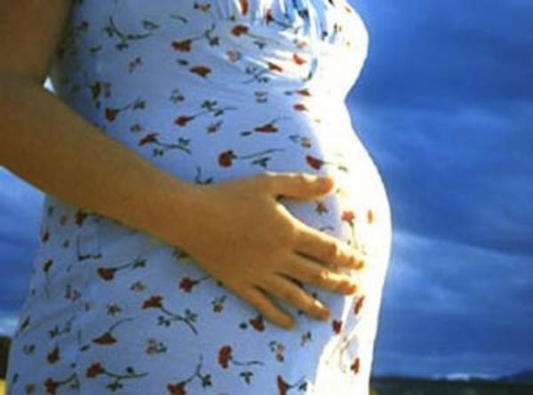 الوردي يتجه إلى منع كراء الأرحام والتبرع بالأجنة