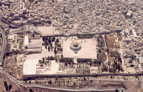 مركز إسرائيلي يدعو لاقتحام المسجد الأقصى غدا الخميس