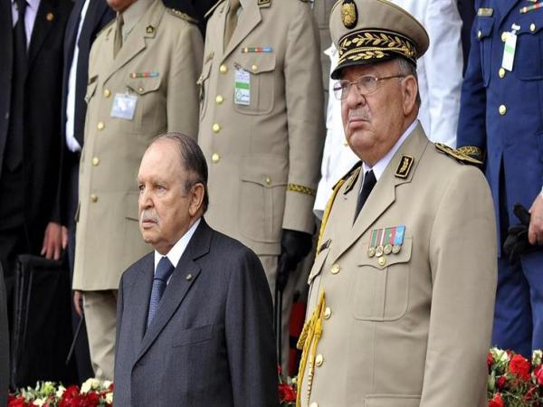 تفاصيل مثيرة عن الأيام الأخيرة لبوتفليقة في الحكم...الدبابات كانت في طريقها لتطويق القصر الرئاسي