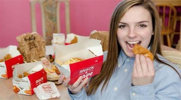 بريطانية تتناول وجبات "كنتاكي" فقط لثلاث سنوات