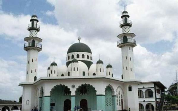 أزيد من ألف مسجد وجمعية ومركز إسلامي بإسبانيا تحت إشراف الـمغاربة